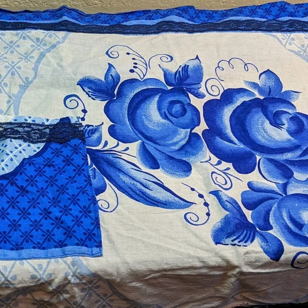 Russian Gzhel Pattern Linen and Lace Apron, Blue and White, 9-Piece Set